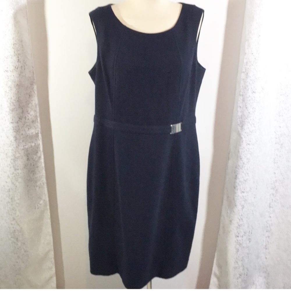 FINALPRICE Talbots silver buckle sheath dress navy